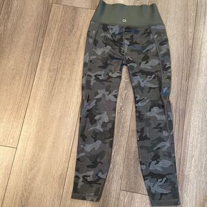 Gap Fit Revolution Sculpt leggings. Brand New, no tag.Army camouflage green. XS